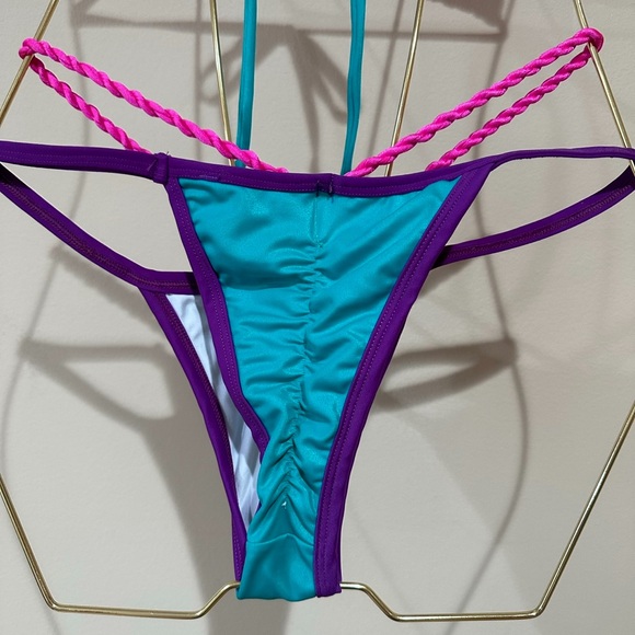 Brazilian Bikini in 4 colors. - Picture 4 of 5